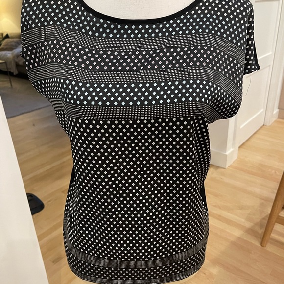 Vince Camuto - Picture 3 of 8